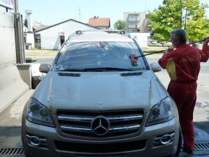 Pročitajte više o članku Komarci-Ljetni neprijatelj broj 1 vašeg vozila. 