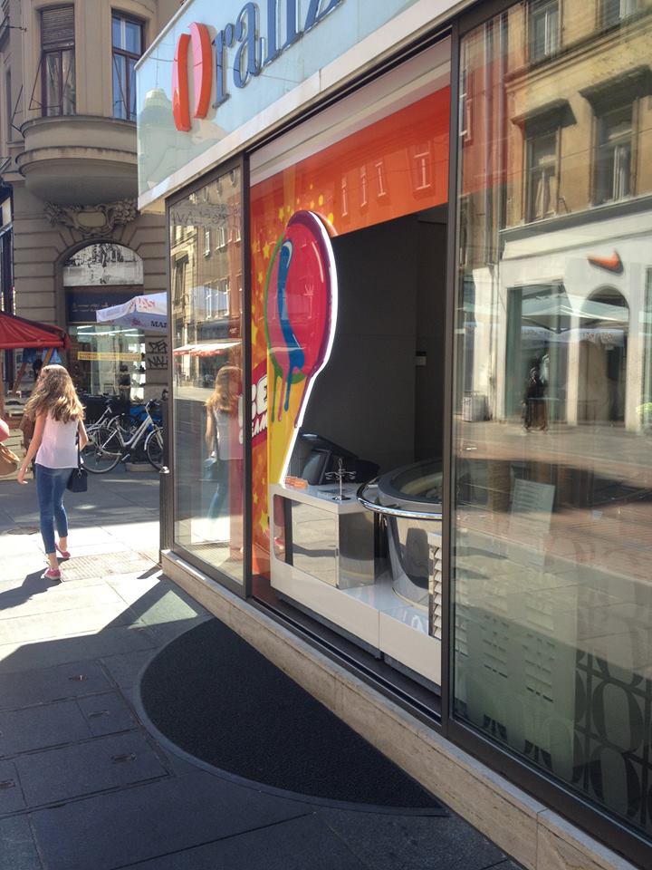 Trenutno pregledavate Otirači i tepisi